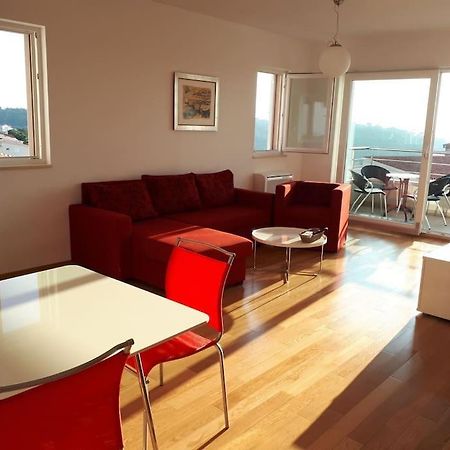 Apartment Lucija - Cozy Flat In The City Center With A Sea View & Parking Makarska Esterno foto