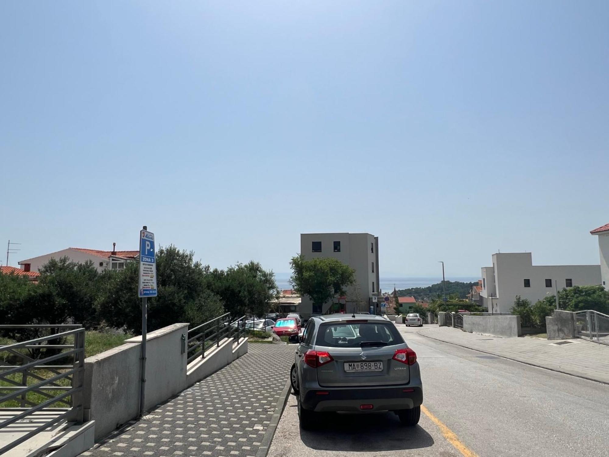 Apartment Lucija - Cozy Flat In The City Center With A Sea View & Parking Makarska Esterno foto