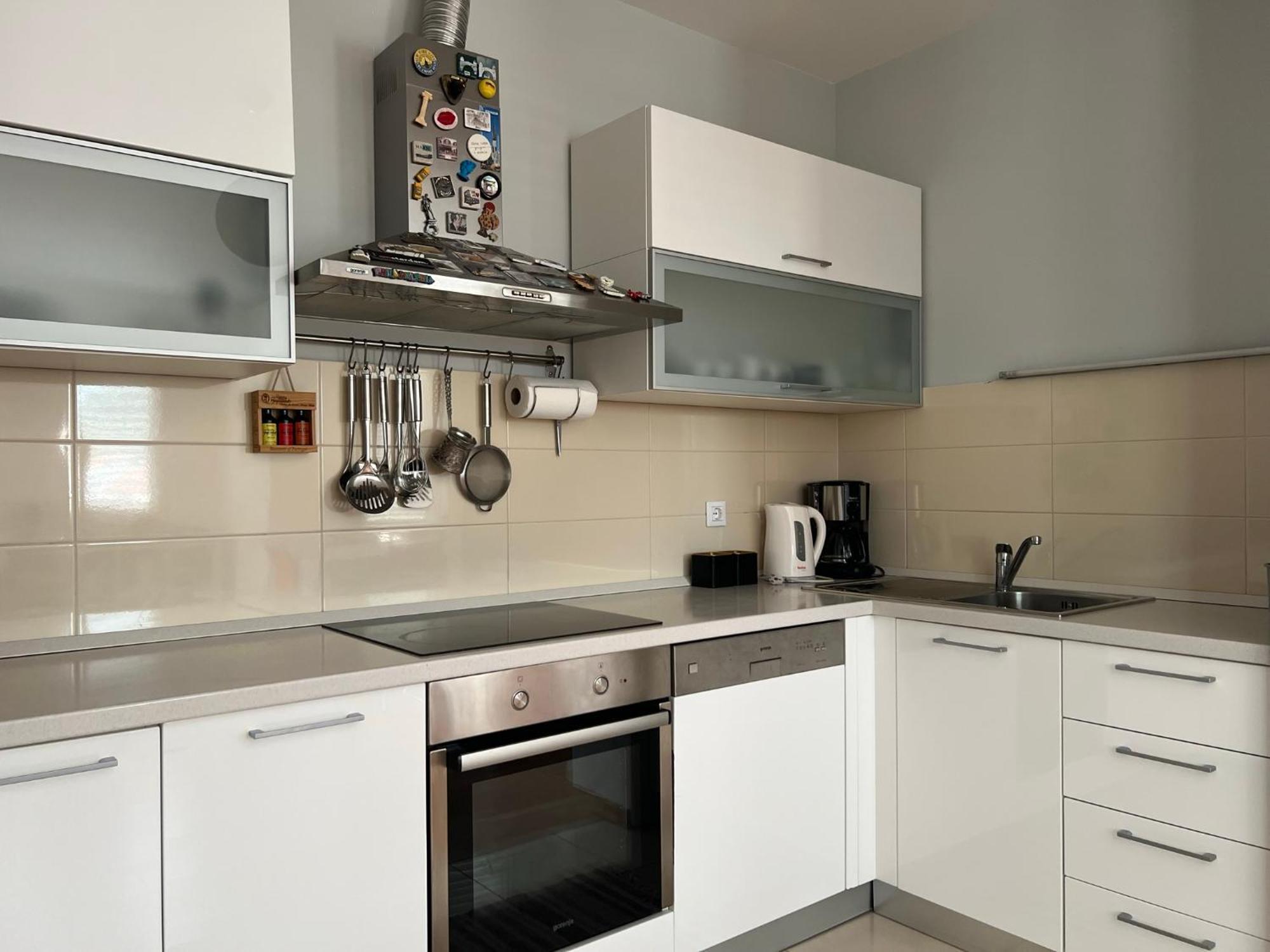 Apartment Lucija - Cozy Flat In The City Center With A Sea View & Parking Makarska Esterno foto